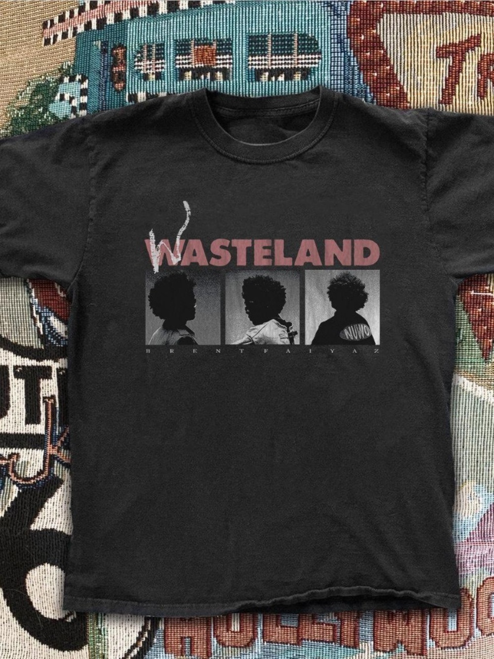 Gildan Wasteland Graphic Tee - Black & Pink